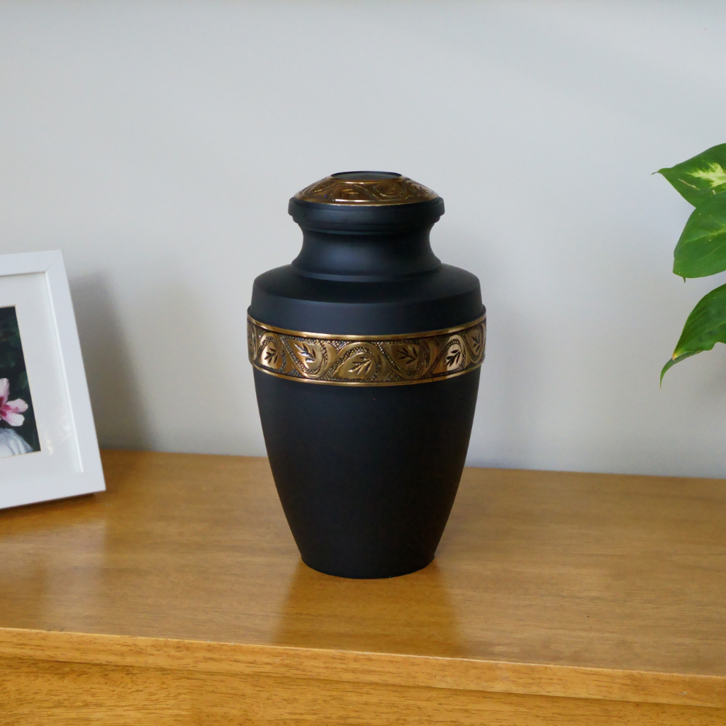 Onyx Memories Cremation Urn