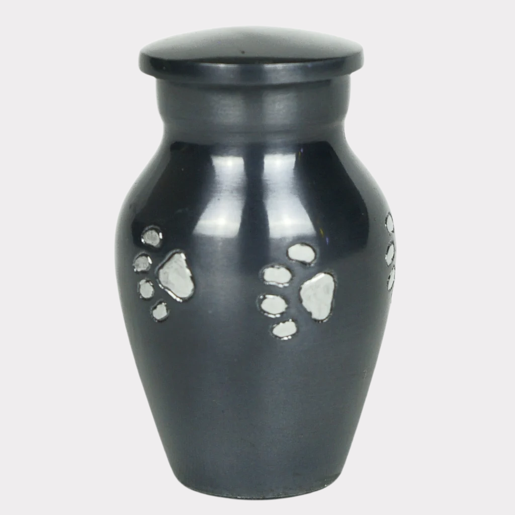 classic keepsake with etched paws